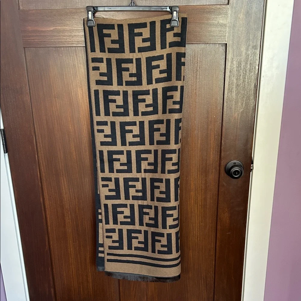 Black and Tan Bath scarf/wrap - Picture 2 of 3